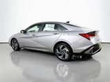 New 2025 Hyundai Elantra SEL image 4