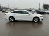 Used 2022 Chevrolet Malibu LT image 2