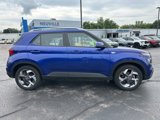 Used 2021 Hyundai Venue SEL w/ Premium Package image 2