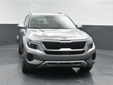 Used 2021 Kia Seltos EX image 2