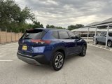 Used 2022 Nissan Rogue SV image 2