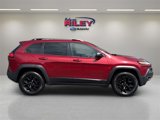 Used 2016 Jeep Cherokee Trailhawk image 6