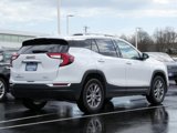 Used 2022 GMC Terrain SLT w/ Infotainment Package II image 3