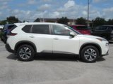 Used 2022 Nissan Rogue SV image 2