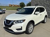 Used 2019 Nissan Rogue SV image 2