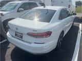 Used 2022 Volkswagen Passat 2.0T SE image 2