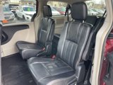 Used 2015 Chrysler Town & Country Touring image 4