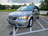 Used 2014 Chrysler Town & Country Touring image 4