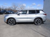 Used 2022 Mitsubishi Outlander SE image 2