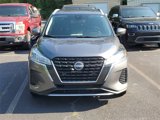 Used 2023 Nissan Kicks SV image 2