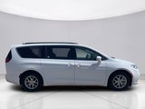 Used 2022 Chrysler Pacifica Touring-L image 3