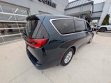 New 2025 Chrysler Pacifica Select image 5