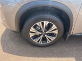 Used 2022 Nissan Rogue SV image 2