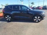 Used 2020 Volvo XC40 T5 Momentum image 3
