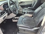 Used 2020 Chrysler Voyager Lxi image 2