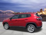 New 2025 Jeep Compass Latitude image 3