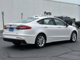 Used 2019 Ford Fusion SE image 2