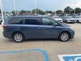 Used 2017 Toyota Sienna XLE image 3