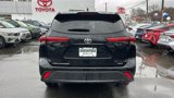 Certified 2022 Toyota Highlander L image 5