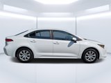 Used 2022 Toyota Corolla LE image 2