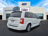 Used 2014 Chrysler Town & Country Touring-L w/ Driver Convenience Group image 6