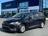 Used 2019 Chrysler Pacifica Touring-L image 3