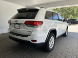 Used 2021 Jeep Grand Cherokee Laredo image 4