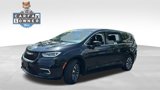 Used 2023 Chrysler Pacifica Touring-L image 3