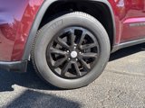 Used 2021 Jeep Grand Cherokee Laredo image 2