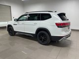 New 2025 Volkswagen Atlas Peak Edition SE image 4