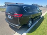 Used 2023 Chrysler Pacifica Touring-L image 3