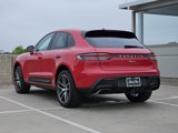 Certified 2025 Porsche Macan image 3