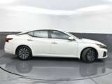 Used 2023 Nissan Altima 2.5 SV image 2