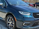 Certified 2022 Chrysler Pacifica Limited image 2