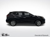 Used 2020 Nissan Rogue SV image 2