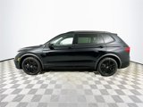 Used 2022 Volkswagen Tiguan SE R-Line image 4