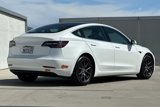 Used 2020 Tesla Model 3 Standard Range image 3