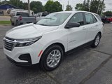 Used 2023 Chevrolet Equinox LS image 2