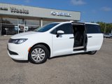 Used 2020 Chrysler Voyager L image 4