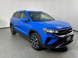 Used 2022 Volkswagen Taos SE w/ Panoramic Sunroof Package image 3