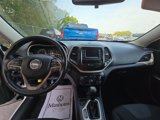 Used 2017 Jeep Cherokee Latitude w/ Safety/Convenience Group image 6
