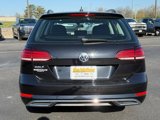 Used 2019 Volkswagen Golf S image 4