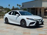Used 2023 Toyota Camry SE image 3