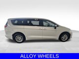Used 2023 Chrysler Voyager LX image 3