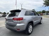 Used 2021 Jeep Grand Cherokee Laredo image 3
