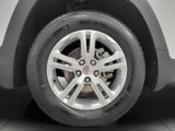 Used 2024 GMC Terrain SLE image 3