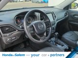 Used 2019 Jeep Cherokee Trailhawk image 2