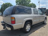 Used 2005 GMC Yukon XL SLT w/ SLT Preferred Equipment Group image 2