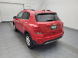Used 2020 Chevrolet Trax LT w/ LT Convenience Package image 5