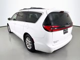 Used 2022 Chrysler Pacifica Touring-L image 5